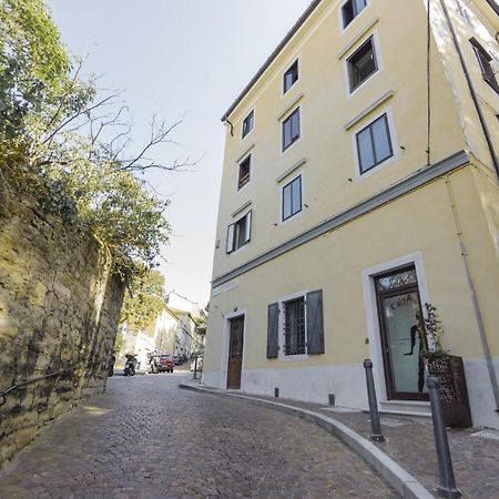 Monte 21 - San Giusto Apartment Trieste Bagian luar foto